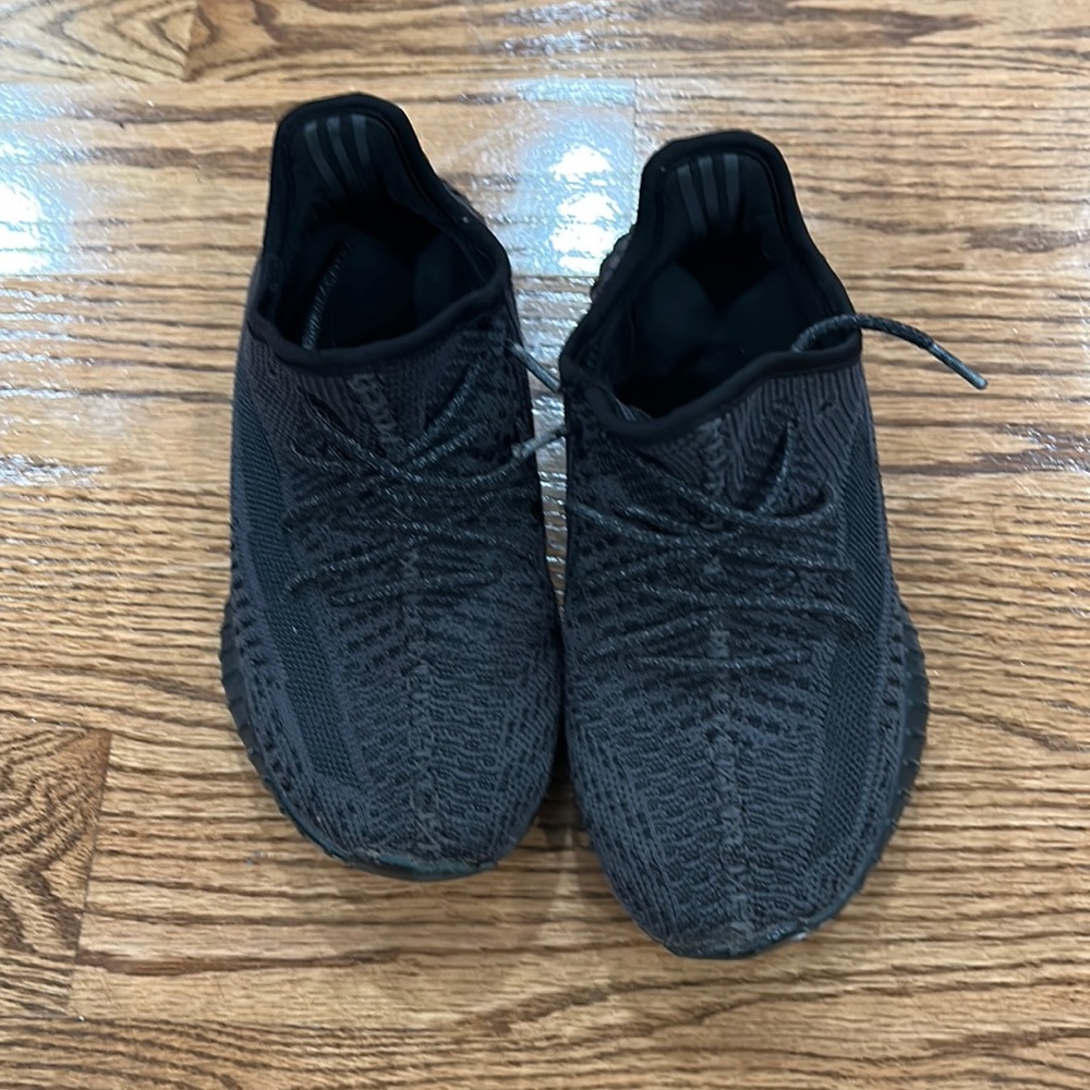 Shoes size 2/5 kids good condition
